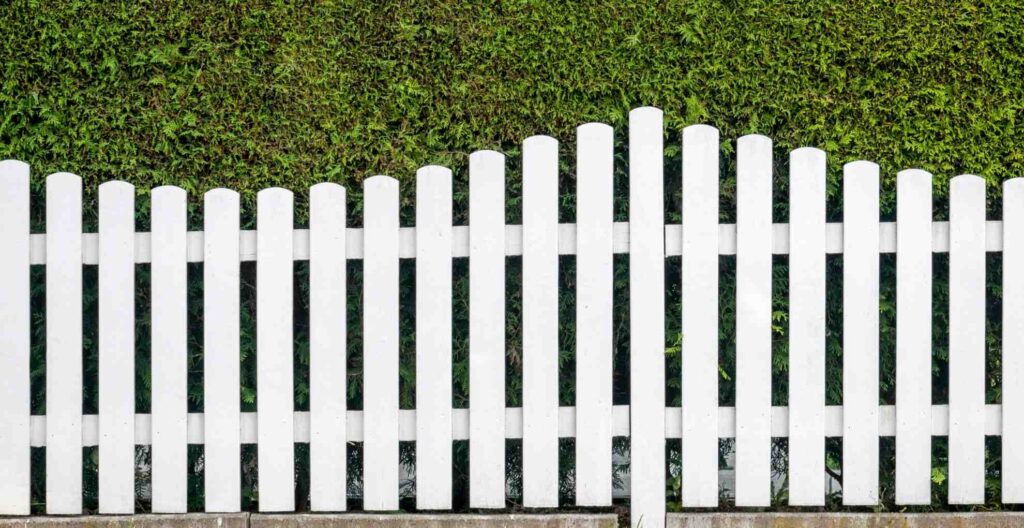Benefits of painting a fence